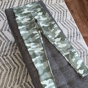 Aerie Chill Camo Leggings